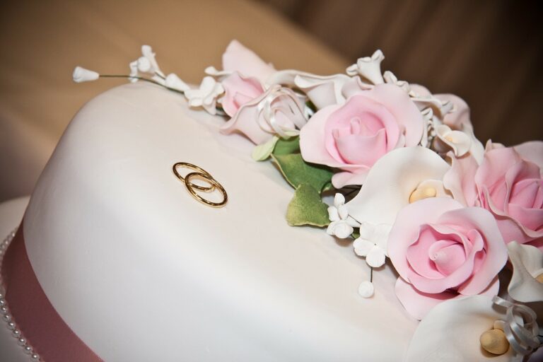 Fondant selber machen – Rezept einfach und gelingsicher [Bildinhalt mit KI erstellt]