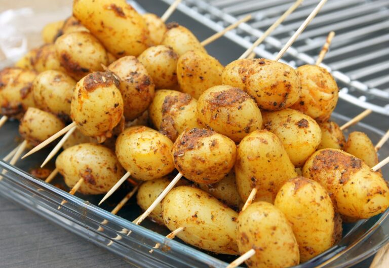 Kartoffeln grillen – Anleitung und 5 Rezepte [Bildinhalt mit KI erstellt]