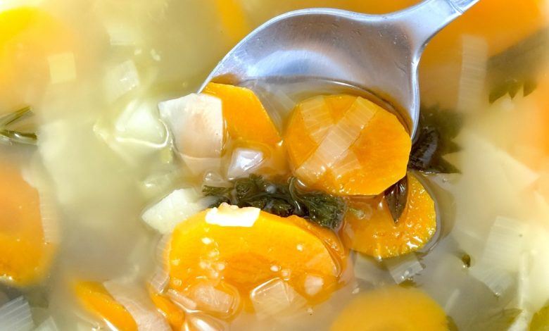 Gemüsesuppe - Thermomix Rezept für eine leckere Familiensuppe